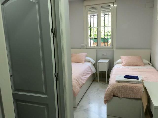 Colegio Mayor Careu - Women Only Apartamento Sevilla